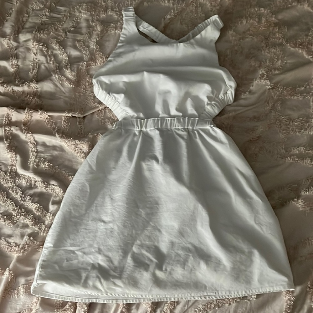 Thanne dress with cut out